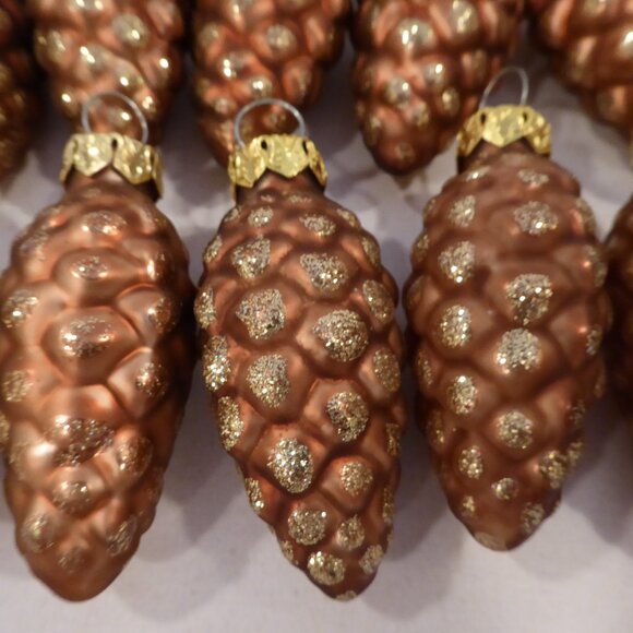 NEW 2.5” GLASS PINECONE GOLD GLITTER CHRISTMAS ORNAMENT LOT OF 24 - Picture 2 of 7